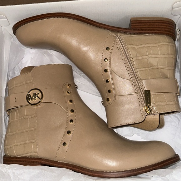 New in the box Michael Kors! - Picture 4 of 4